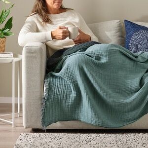 100% Cotton Cozy Blue Throw Blanket